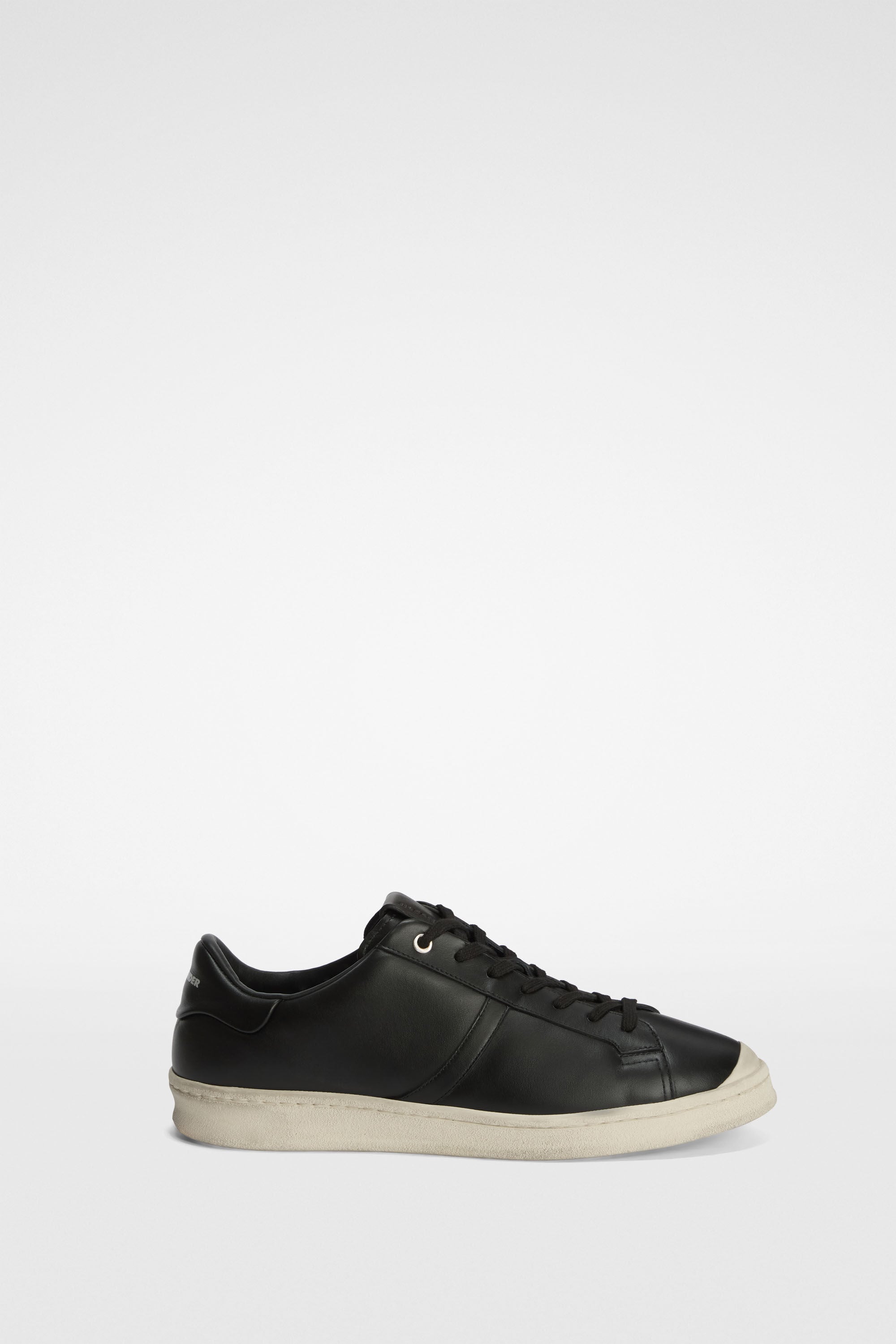 J SNEAKER