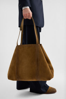 Foro Tote Size: UNI Colour: walnut
