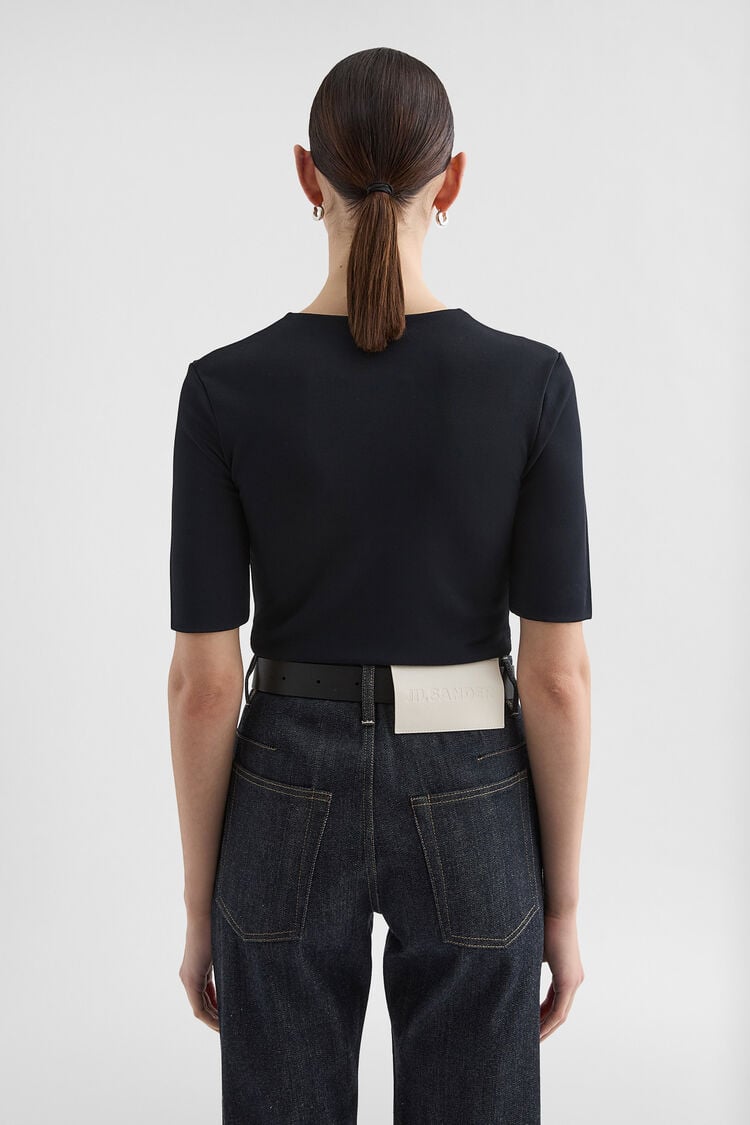 T-Shirt mit Rundhalsausschnitt aus fließender Viskose - Tops T-Shirt mit Rundhalsausschnitt aus fließender Viskose - Tops - Image 4