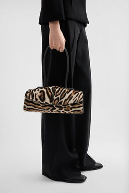 Linea Shoulder Size: UNI Colour: ocelot print