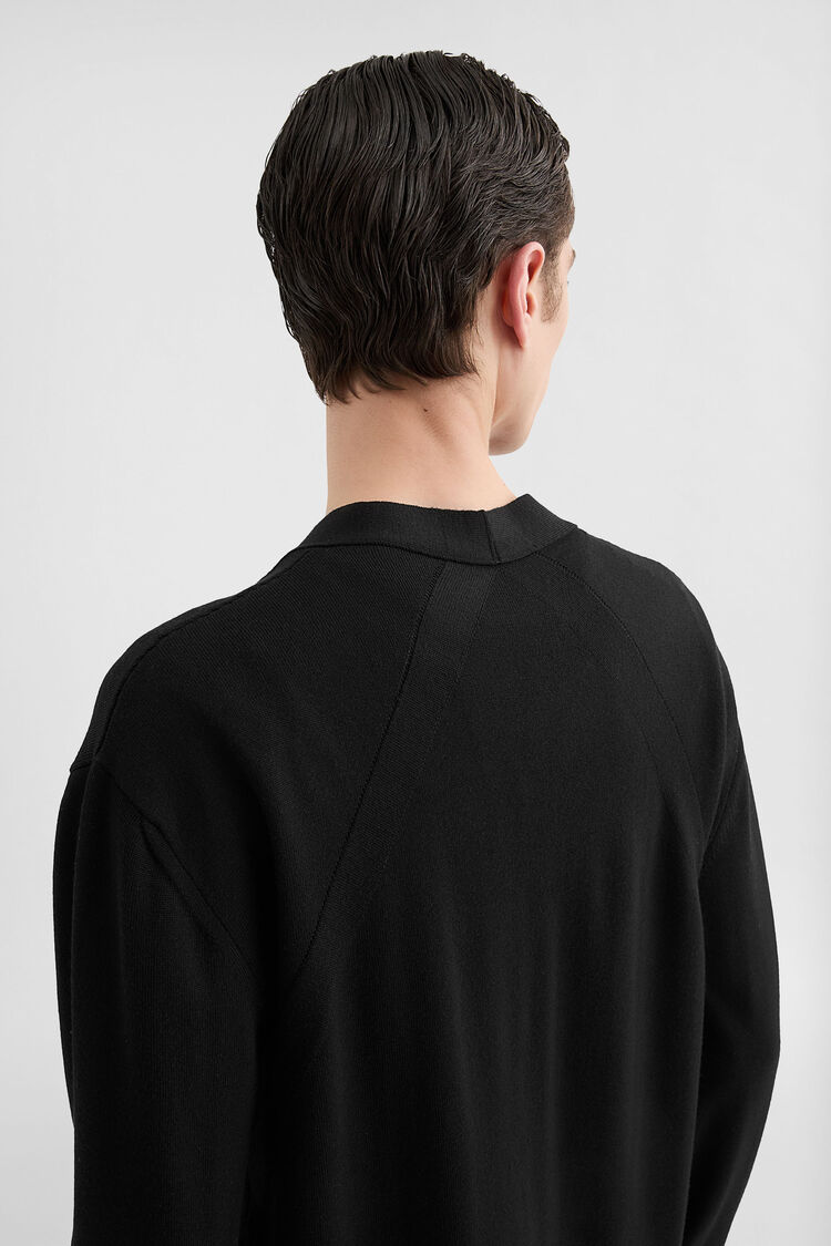 Wool V-Neck Cardigan - Cardigans Wool V-Neck Cardigan - Cardigans - Image 3