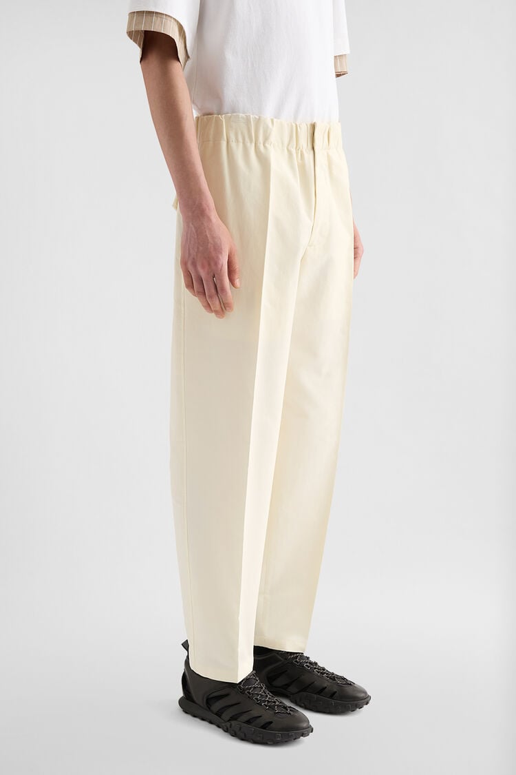 Hose mit schmal zulaufendem Bein aus leichter Baumwolle - Hosen Hose mit schmal zulaufendem Bein aus leichter Baumwolle - Hosen - Image 3