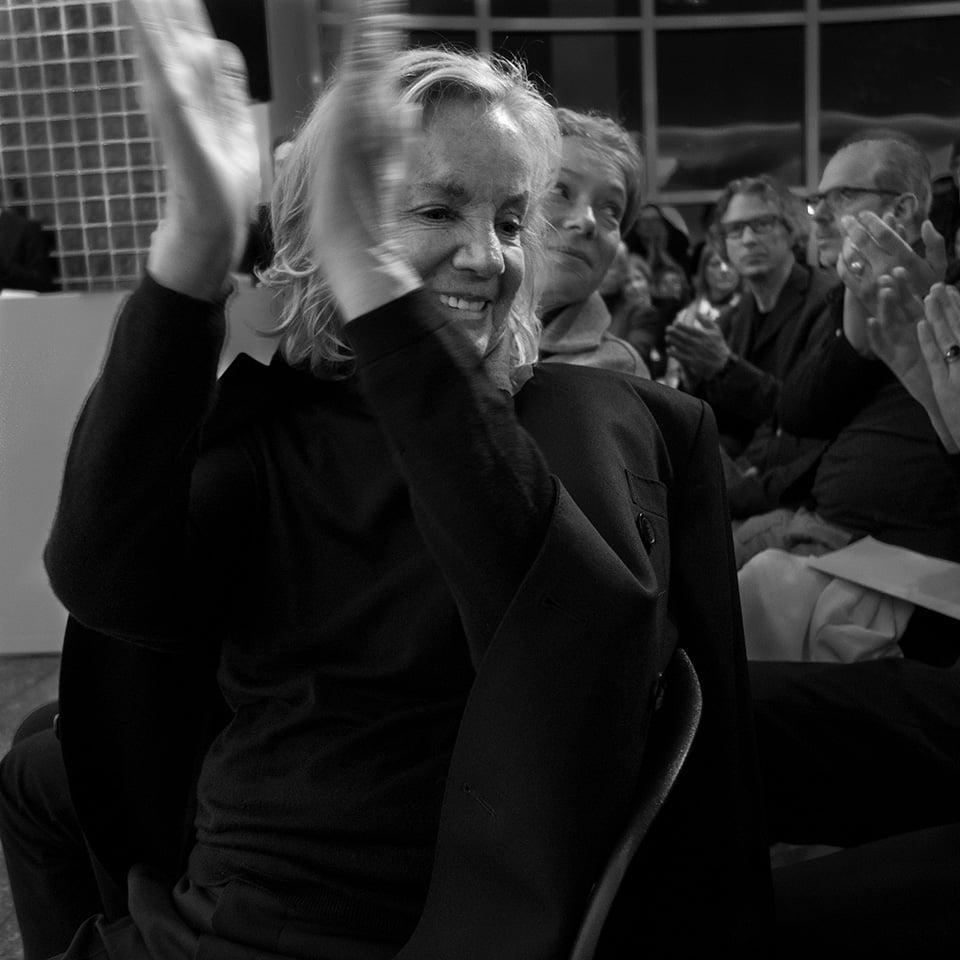 ラリー・フィンクが捉えたジル サンダーの「PRÄSENS」展オープニング