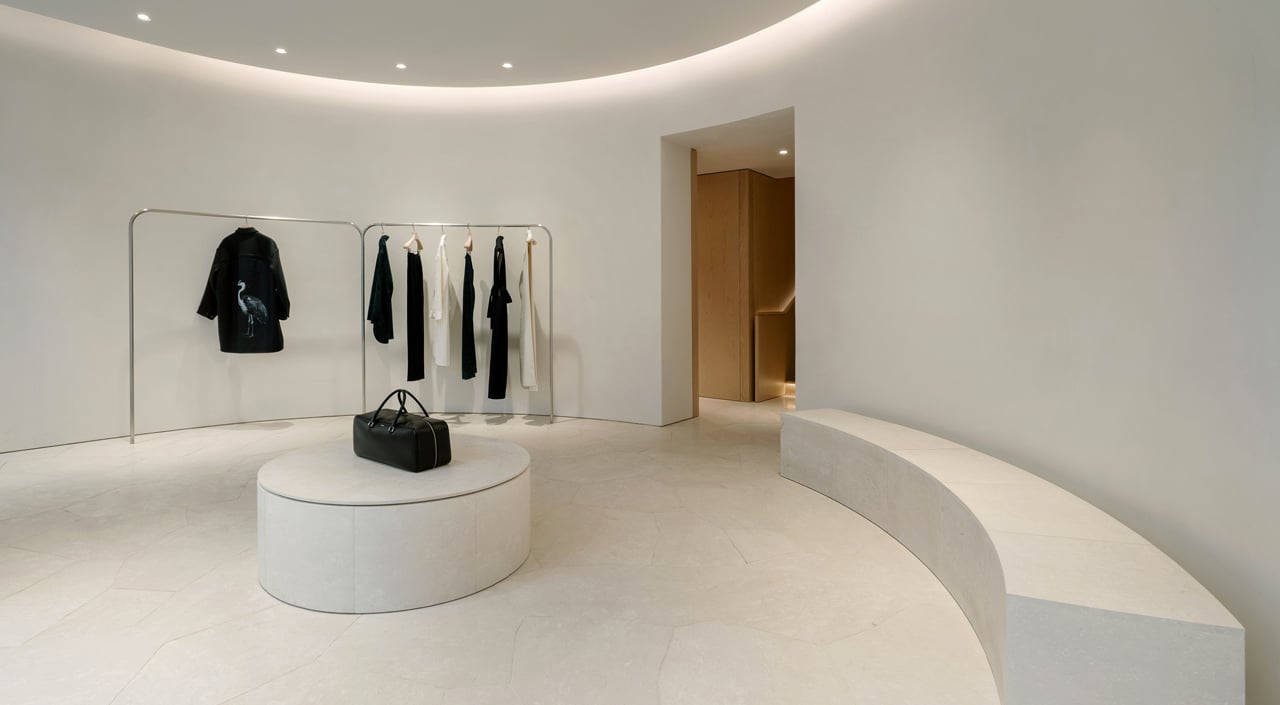 THE PARIS FLAGSHIP STORE RE-OPENS WITH A NEW RETAIL CONCEPT