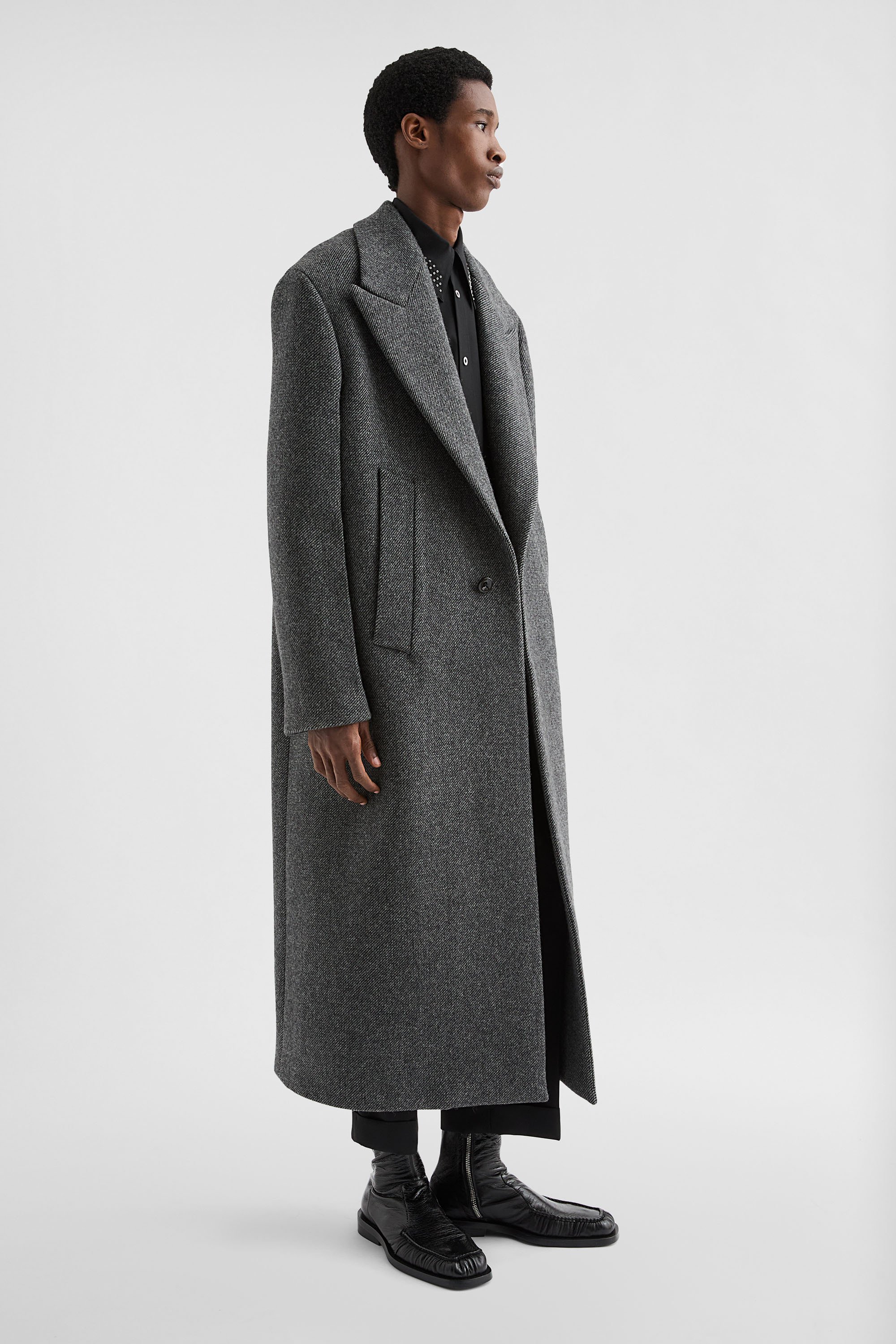 Massgeschneiderter Mantel aus Wollgabardine - Mäntel - Image 2