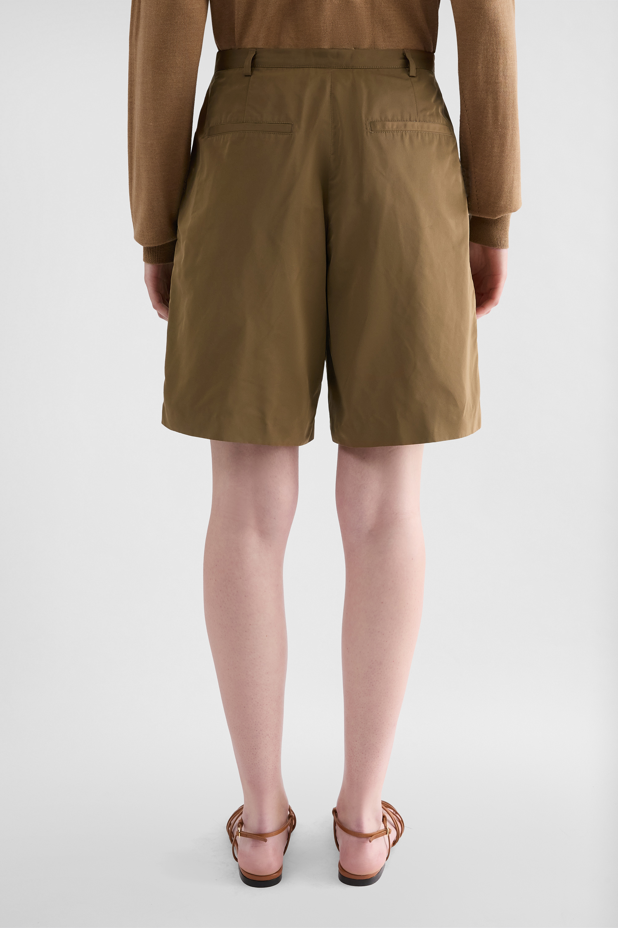 JIL SANDER ブラウンショートパンツ サイズ44 ラジミール バミューダショートパンツ ウィメンズ | Jil Sander 公式