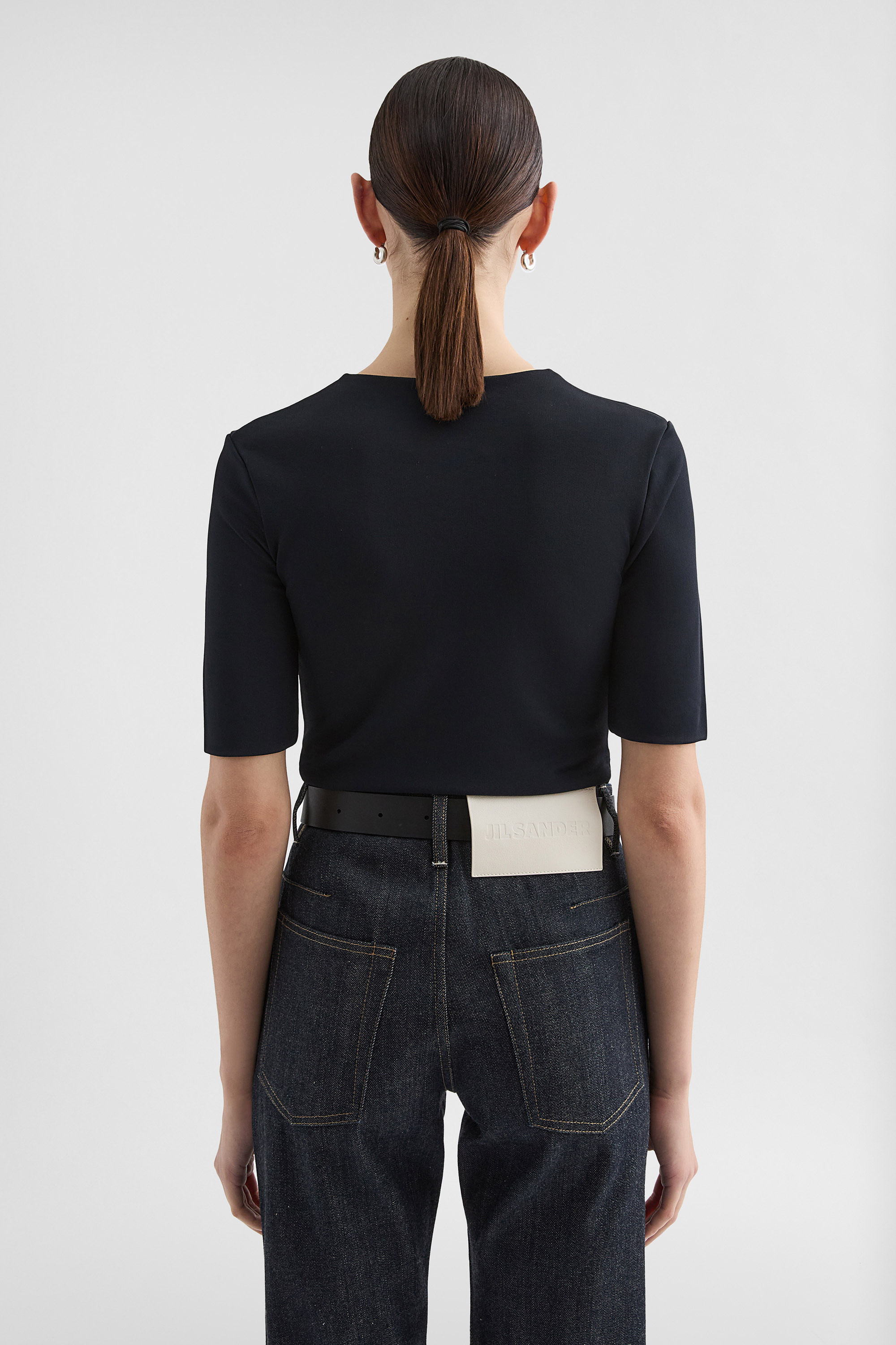 T-Shirt mit Rundhalsausschnitt aus fließender Viskose - Tops - Image 4