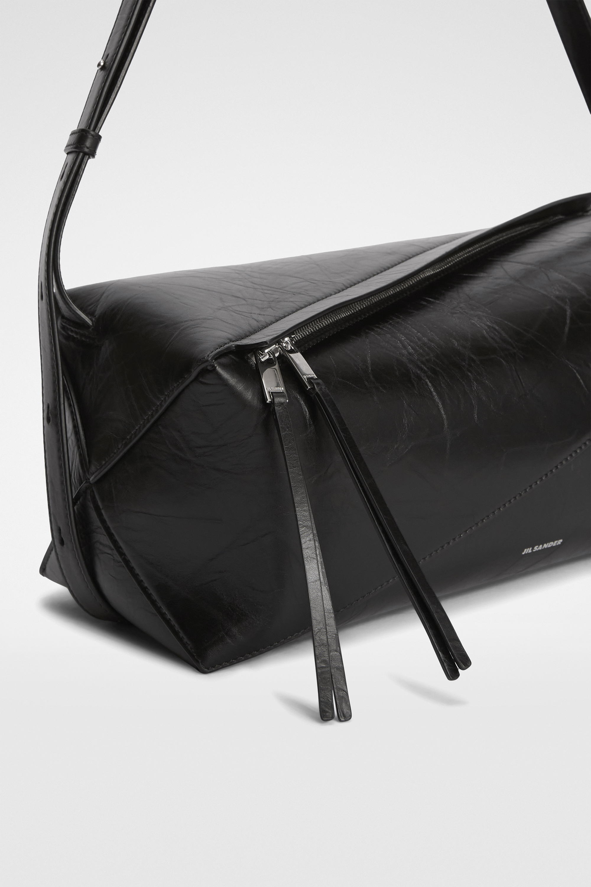 Vertigo クロスボディバッグ ミディアム メンズ | Jil Sander 公式