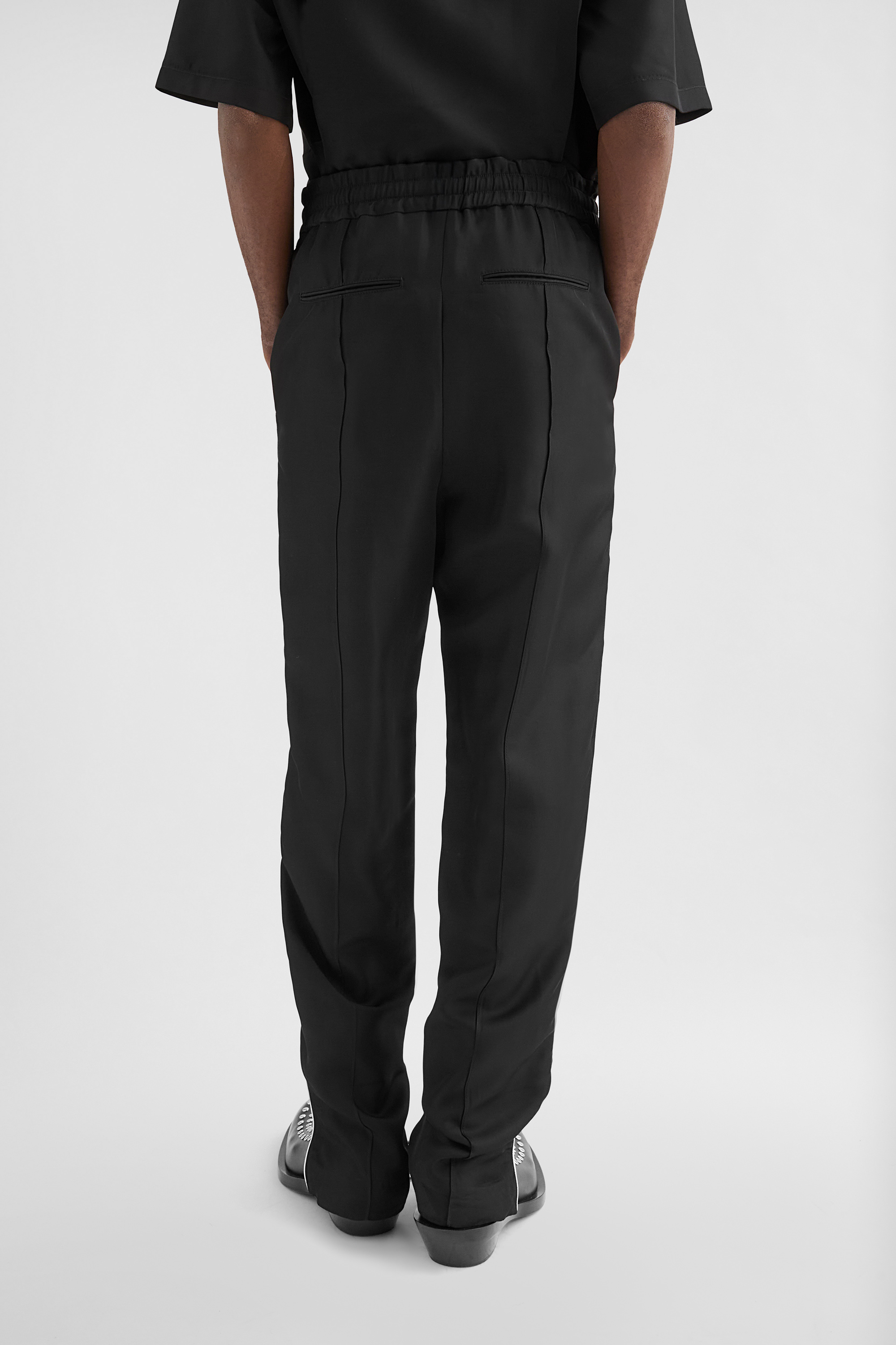 Fluid Viscose Tapered Trousers - Trousers - Image 4