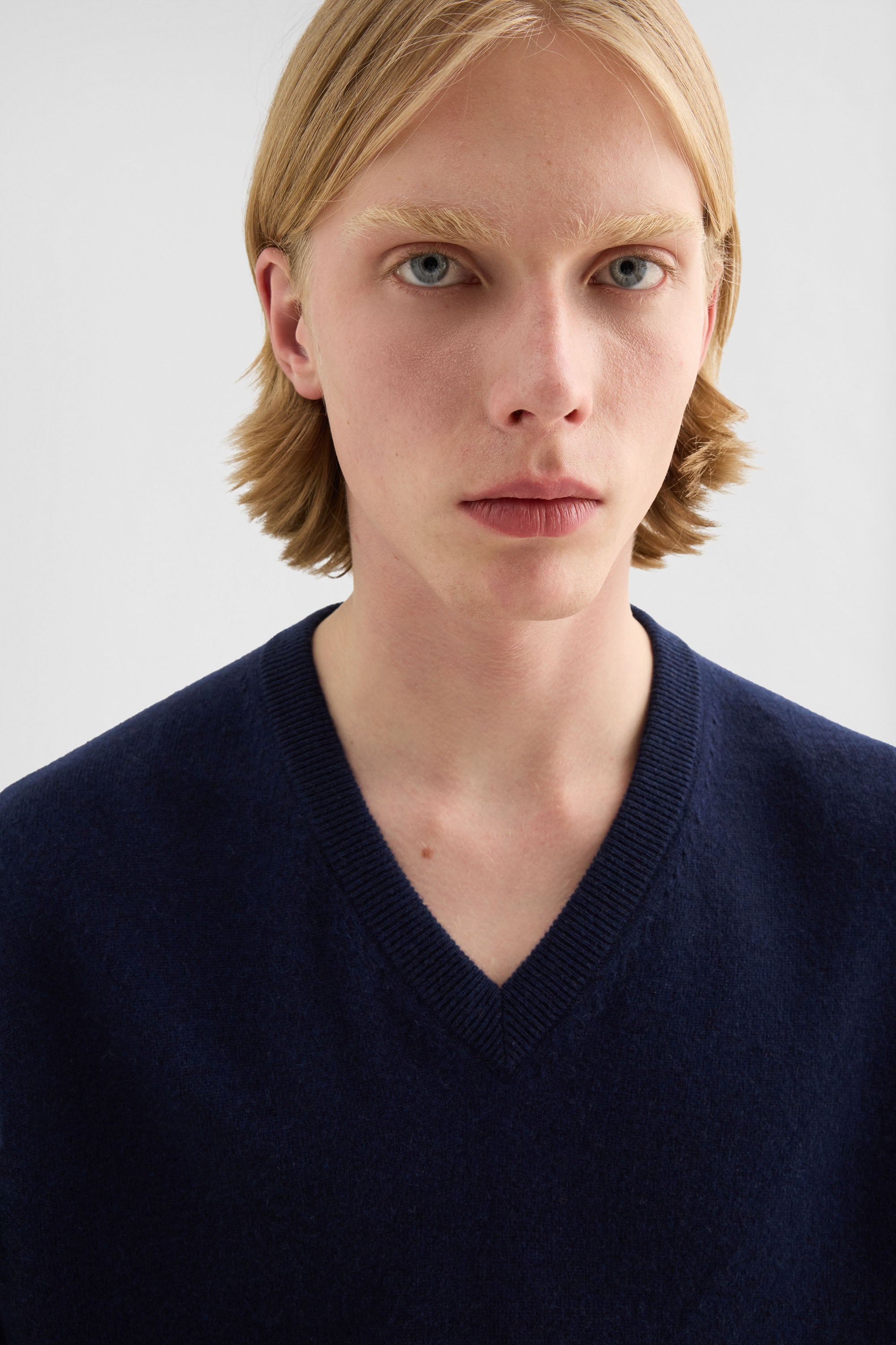 カシミヤ Vネックセーター メンズ | Jil Sander 公式オンラインストア