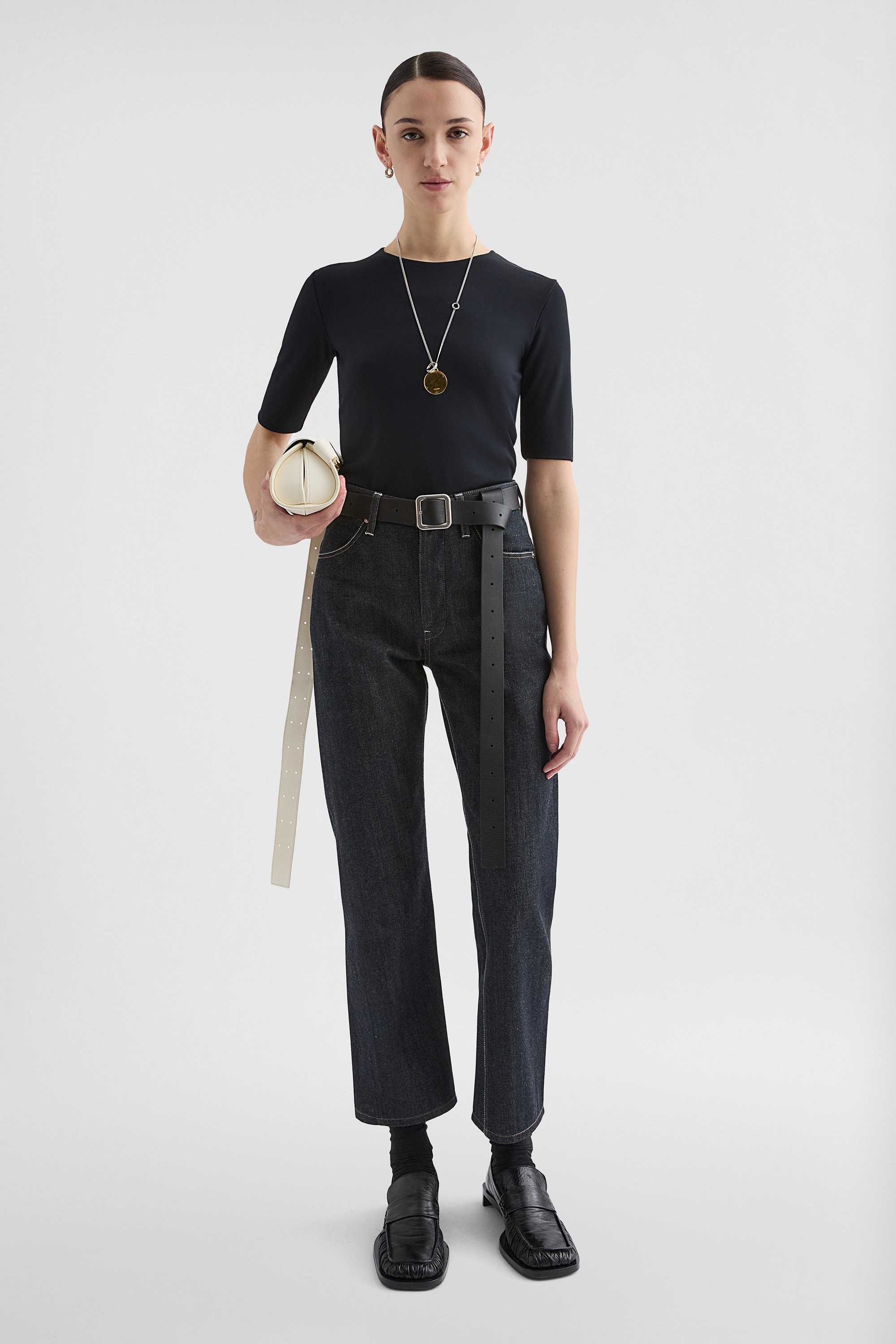 T-Shirt mit Rundhalsausschnitt aus fließender Viskose - Tops - Image 1