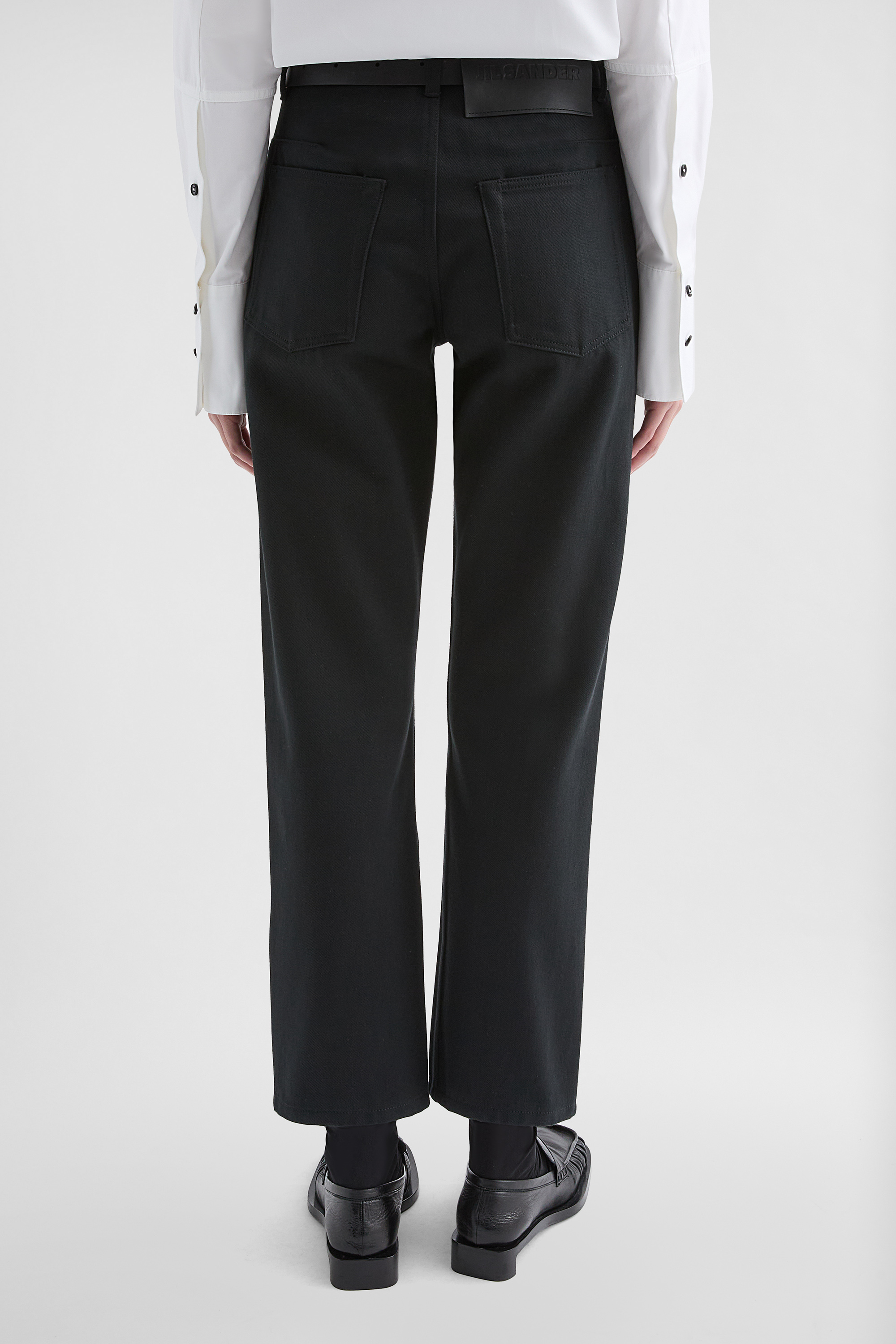 Schmale Hose aus Denim - Hosen - Image 4