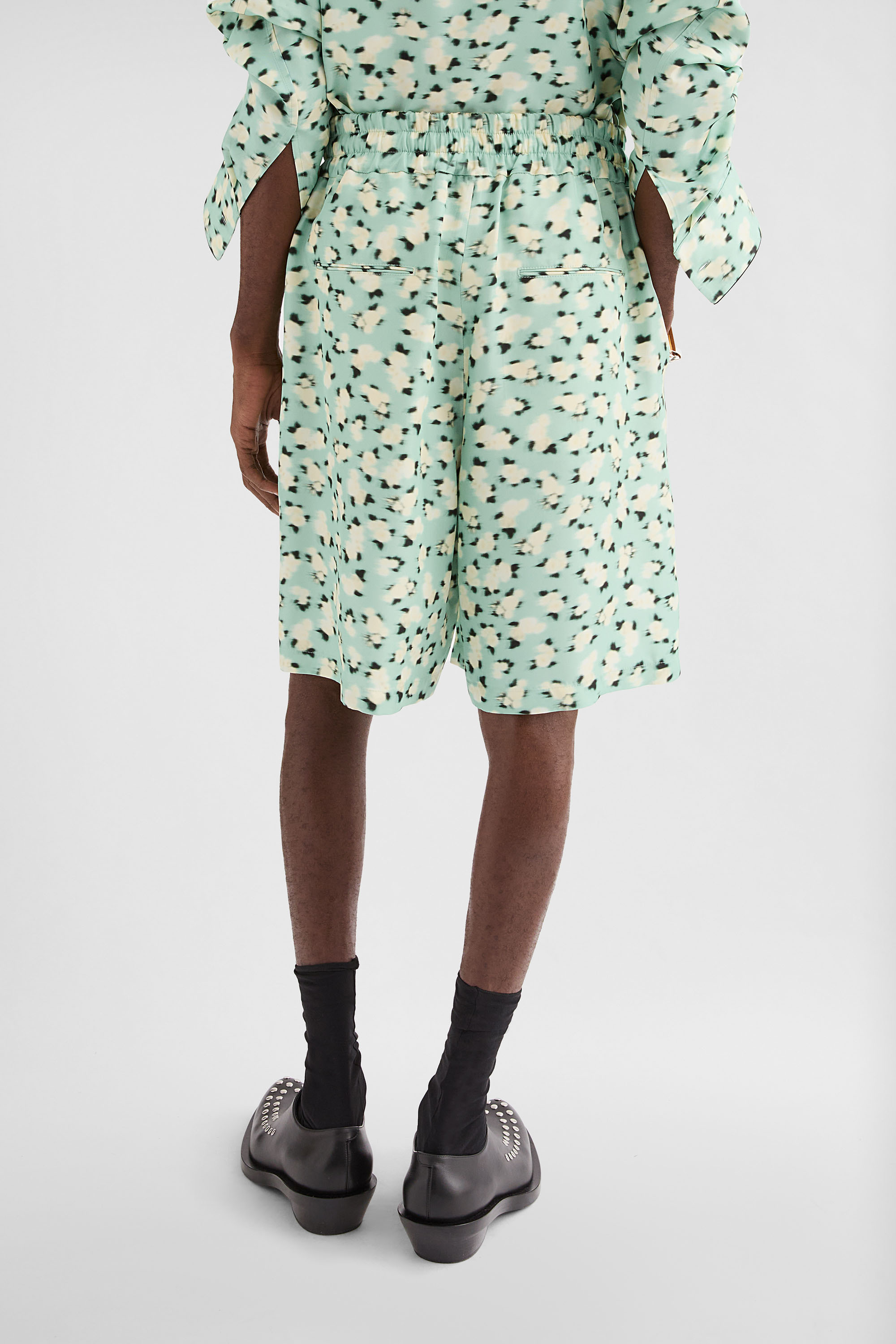 Short imprimé en viscose fluide - Pantalons - Image 4