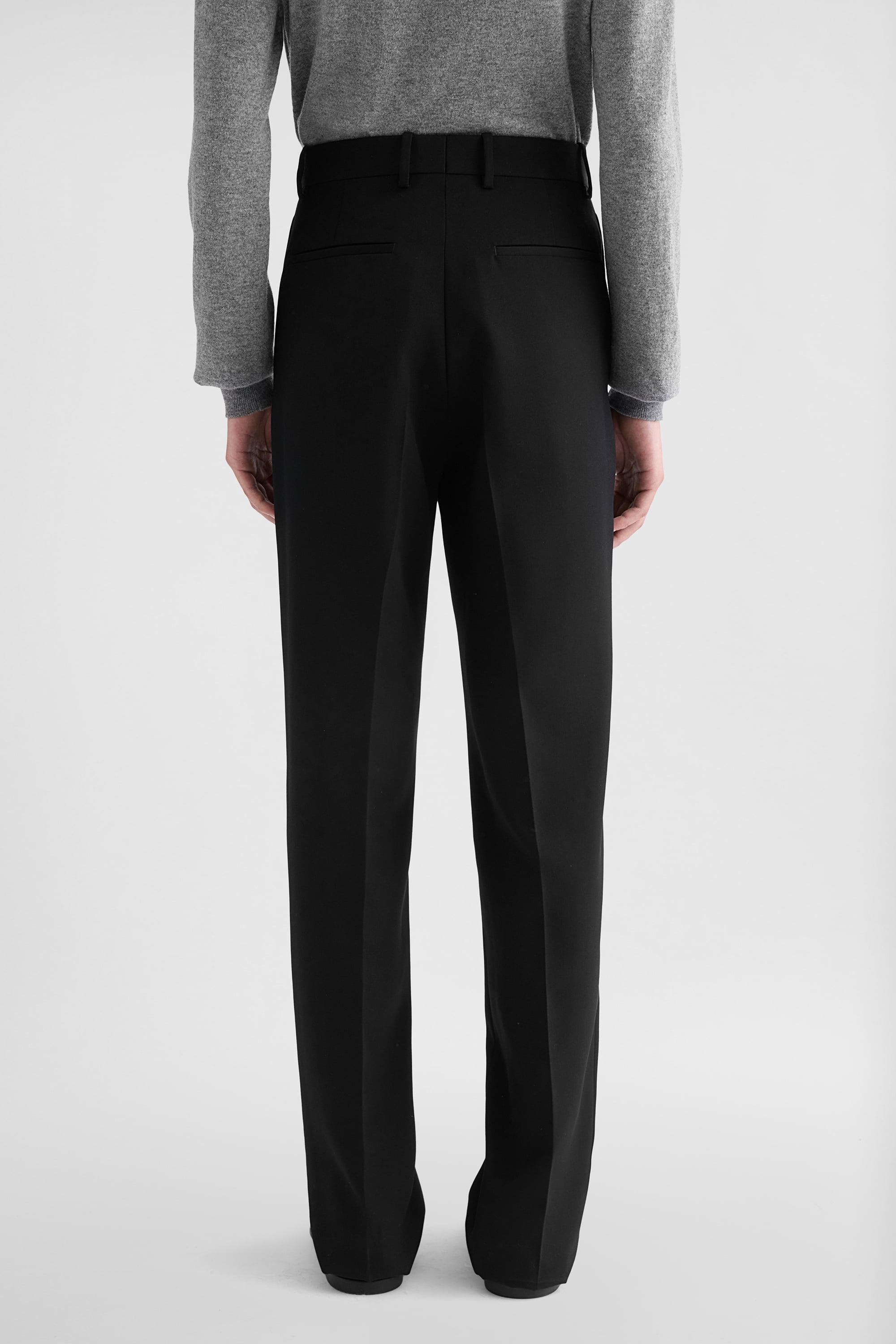 ウールギャバジン パンツ メンズ | Jil Sander 公式オンラインストア ウールギャバジン パンツ メンズ | Jil Sander 公式オンラインストア