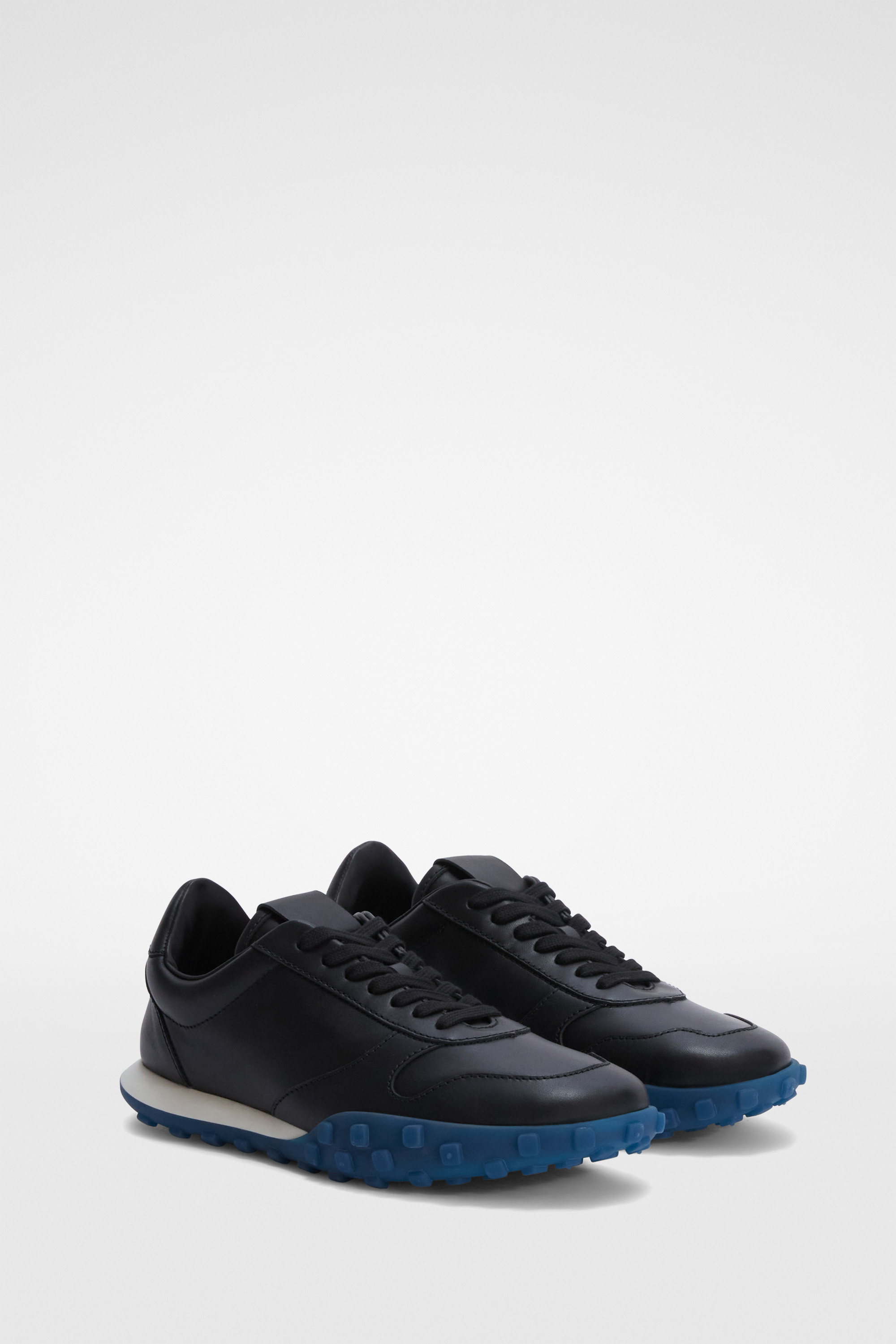 Moon Sneaker 4