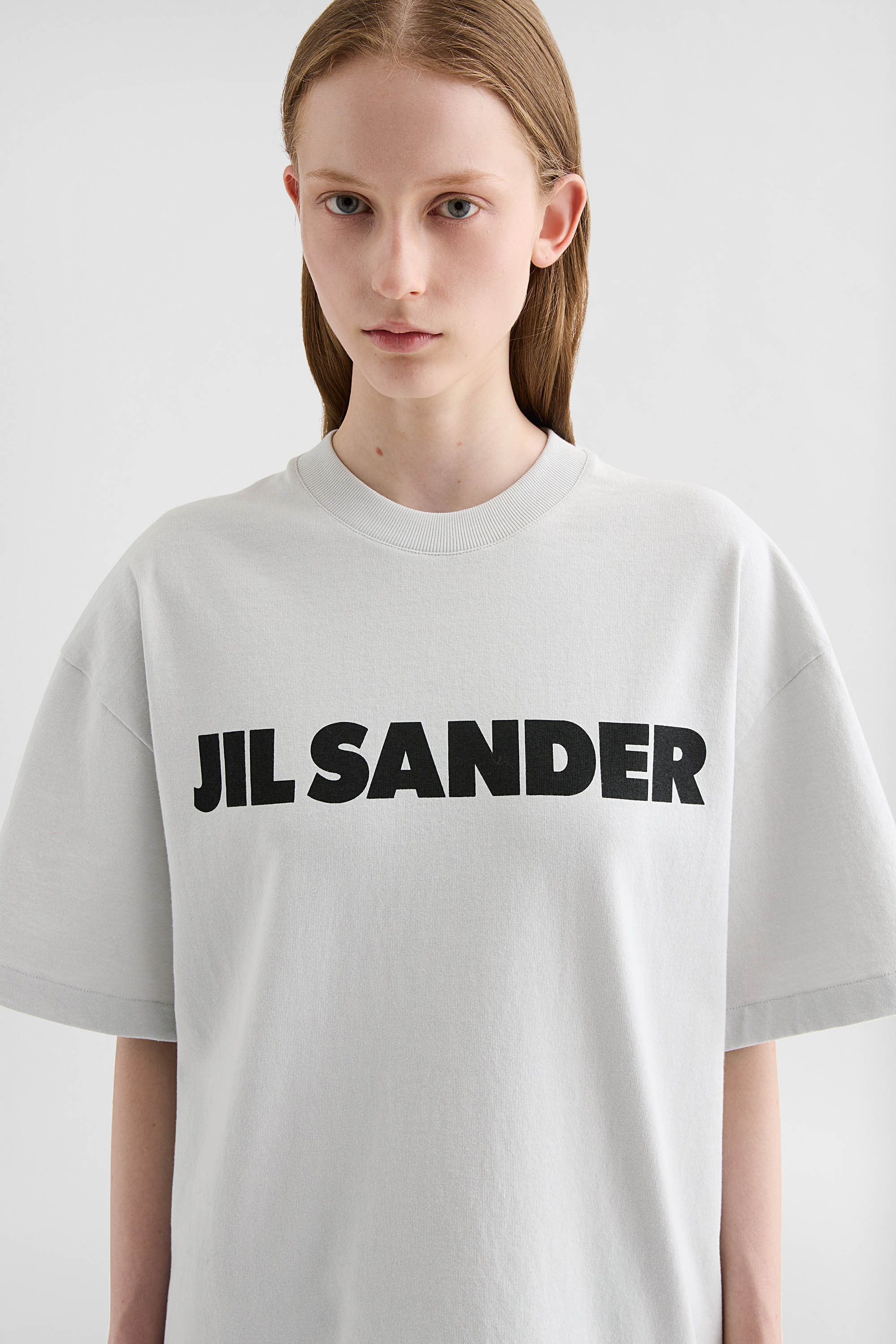 Tシャツ・カットソー JIL SANDER Women Tops J40FV0106JTN357971 GREY Jil Sander Top - Grey - Women | JTN357J40FV0106971 | thebs.com