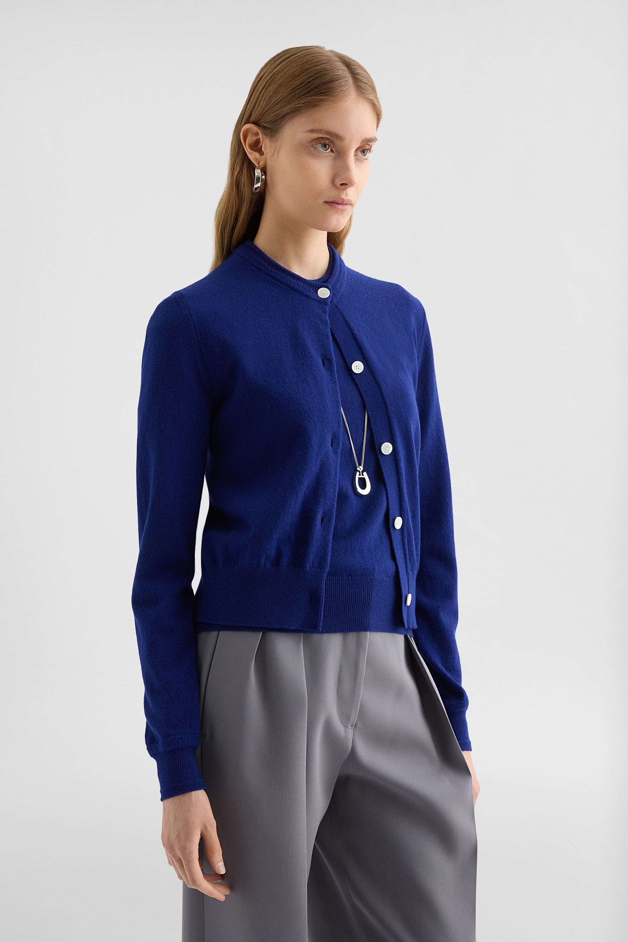 Lightweight Wool Crew-Neck Cardigan 2