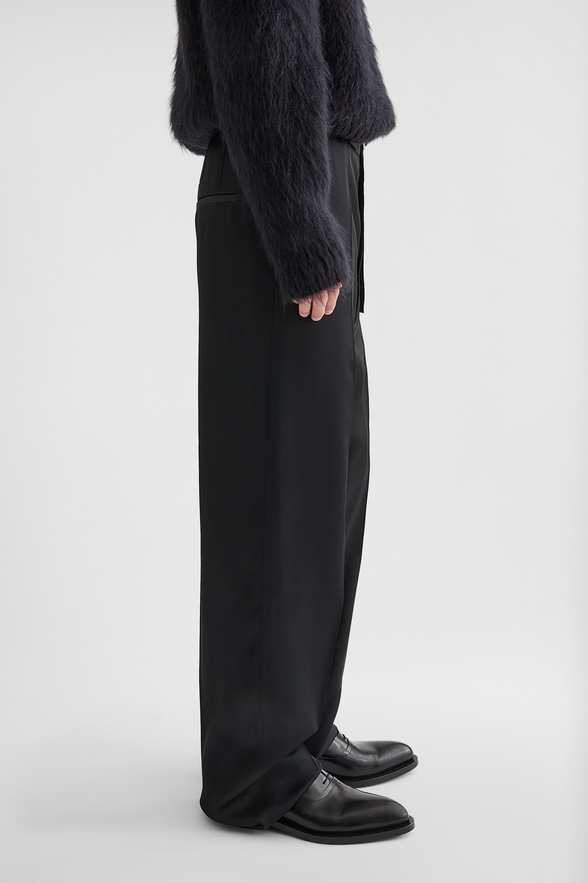 Fluid Viscose Trousers - Trousers - Image 3