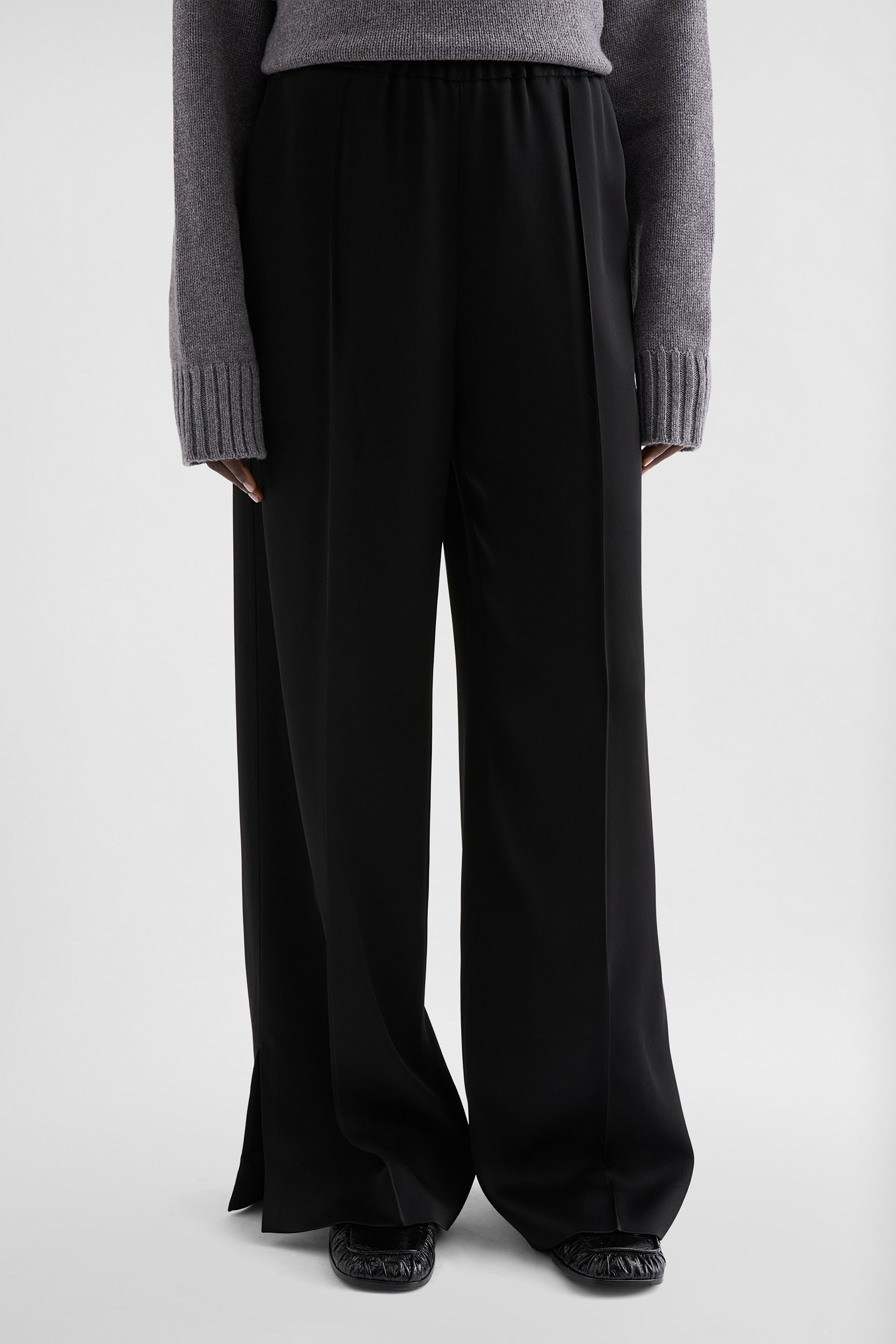 エンバーサテン パンツ ウィメンズ | Jil Sander 公式オンラインストア エンバーサテン パンツ ウィメンズ | Jil Sander 公式オンラインストア
