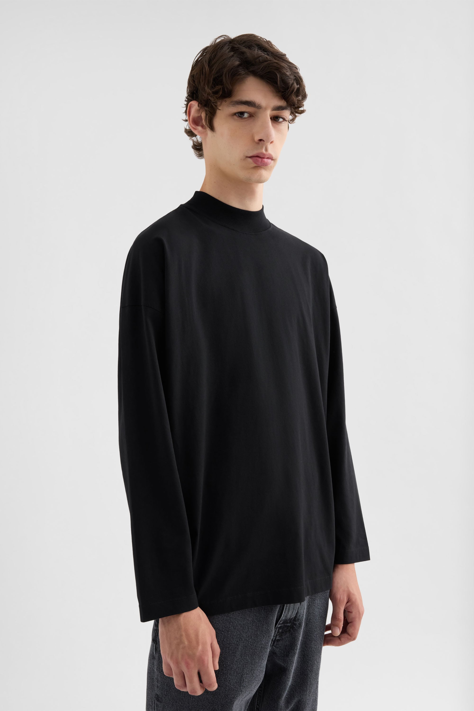 コットン モックネックTシャツ メンズ | Jil Sander 公式オンラインストア