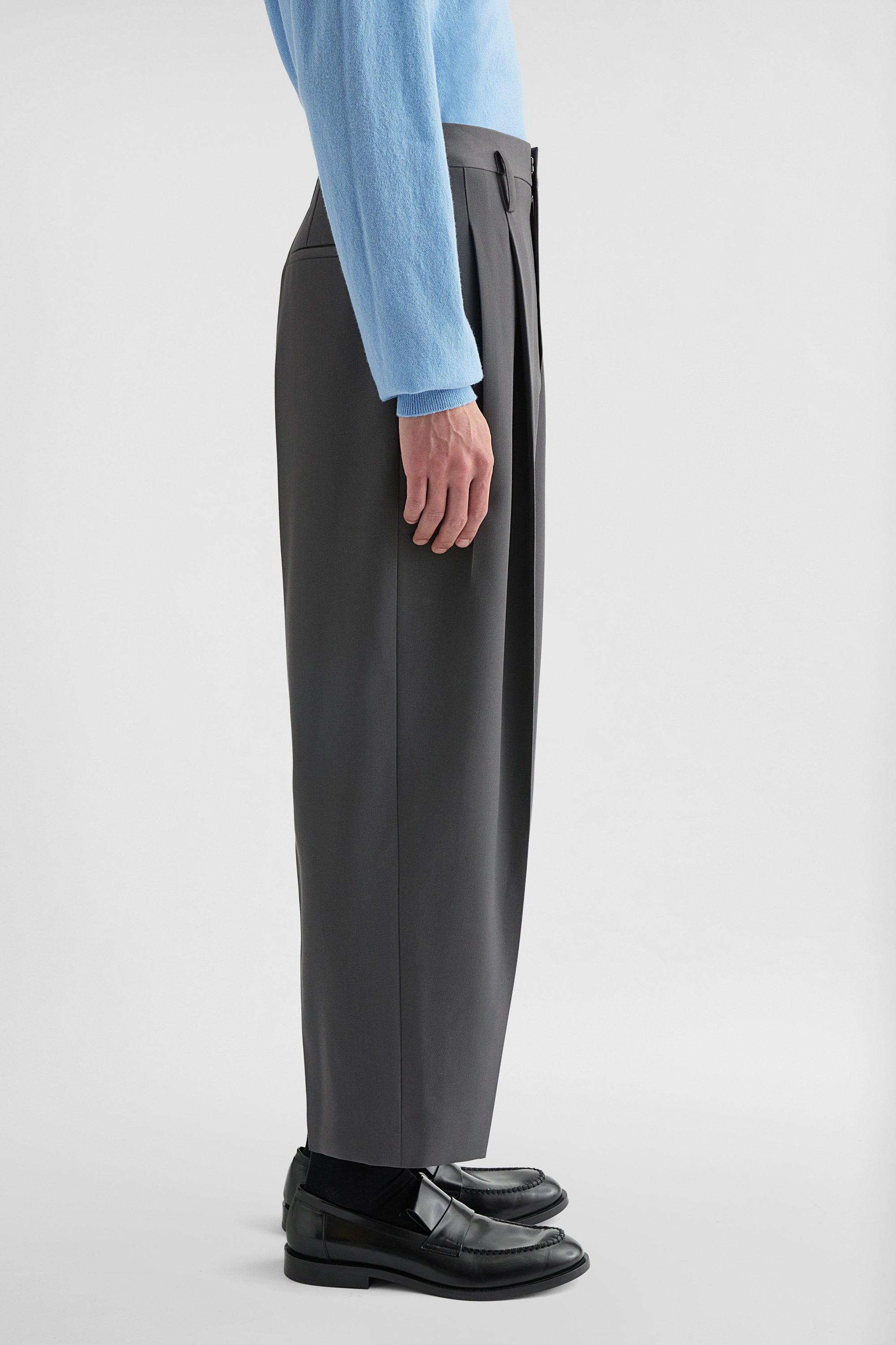 ウール ギャバジン テーパードパンツ メンズ | Jil Sander 公式 ウール ギャバジン テーパードパンツ メンズ | Jil Sander 公式