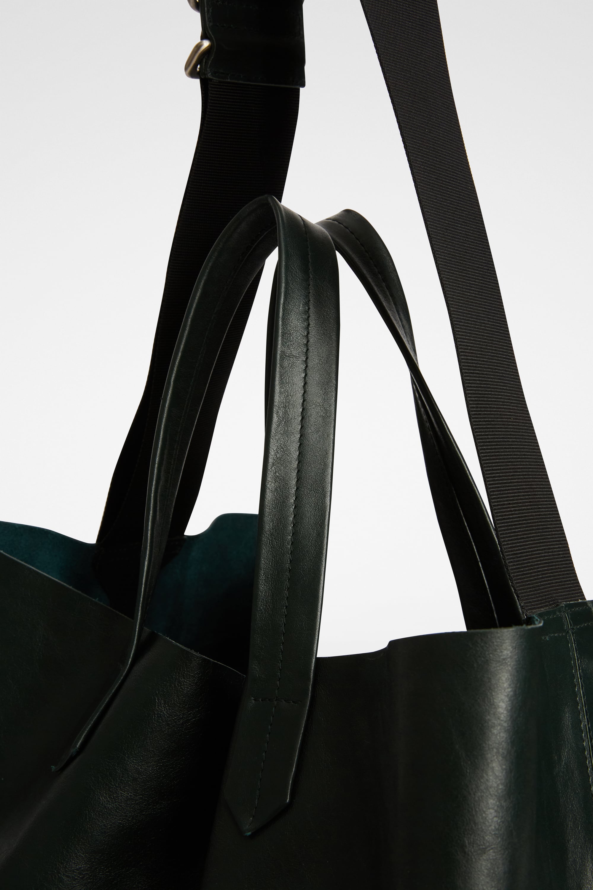 Tape Tote Medium 4