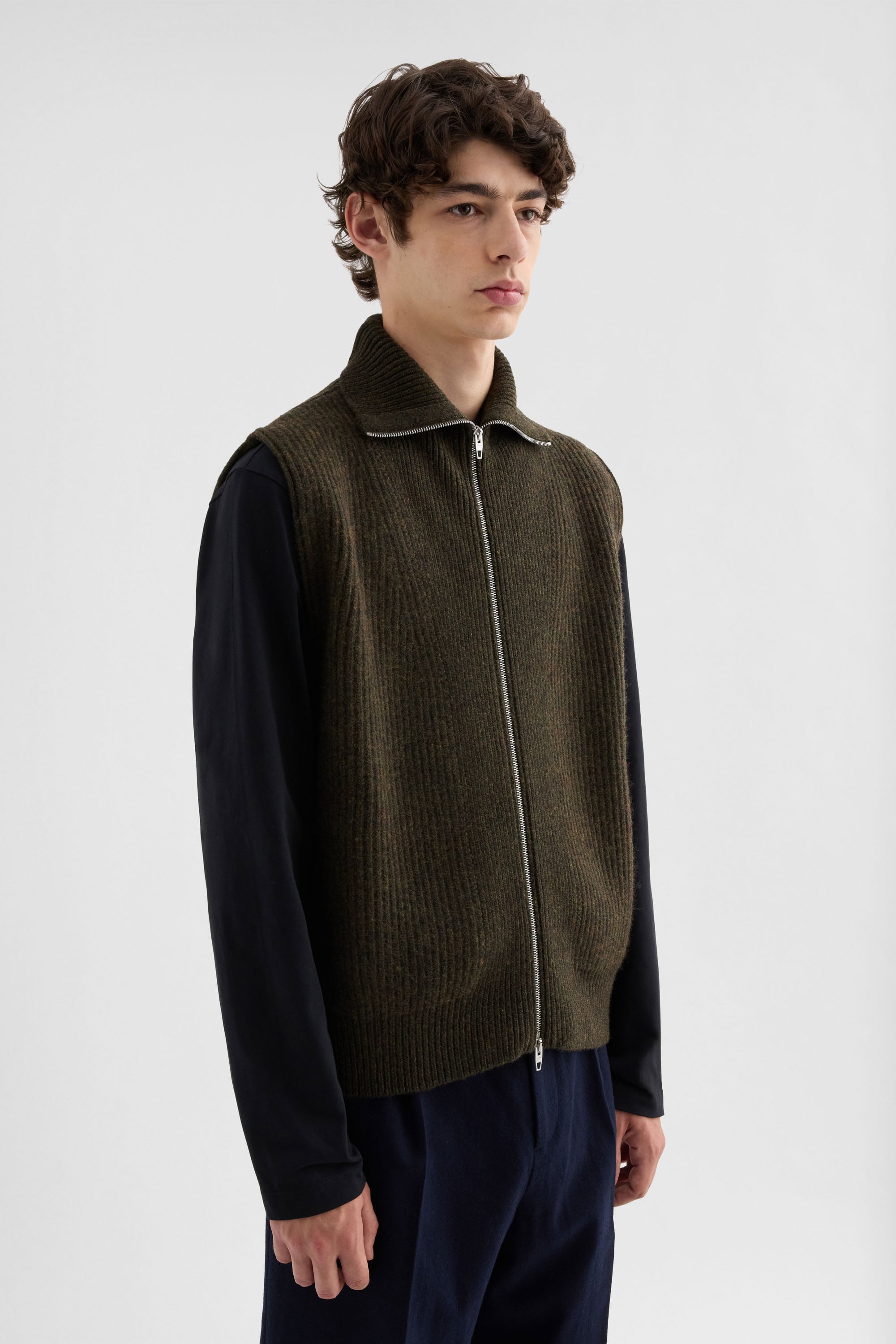 ジルサンダー　メンズ　ニットベスト ウール ジップアップベスト メンズ | Jil Sander 公式オンラインストア